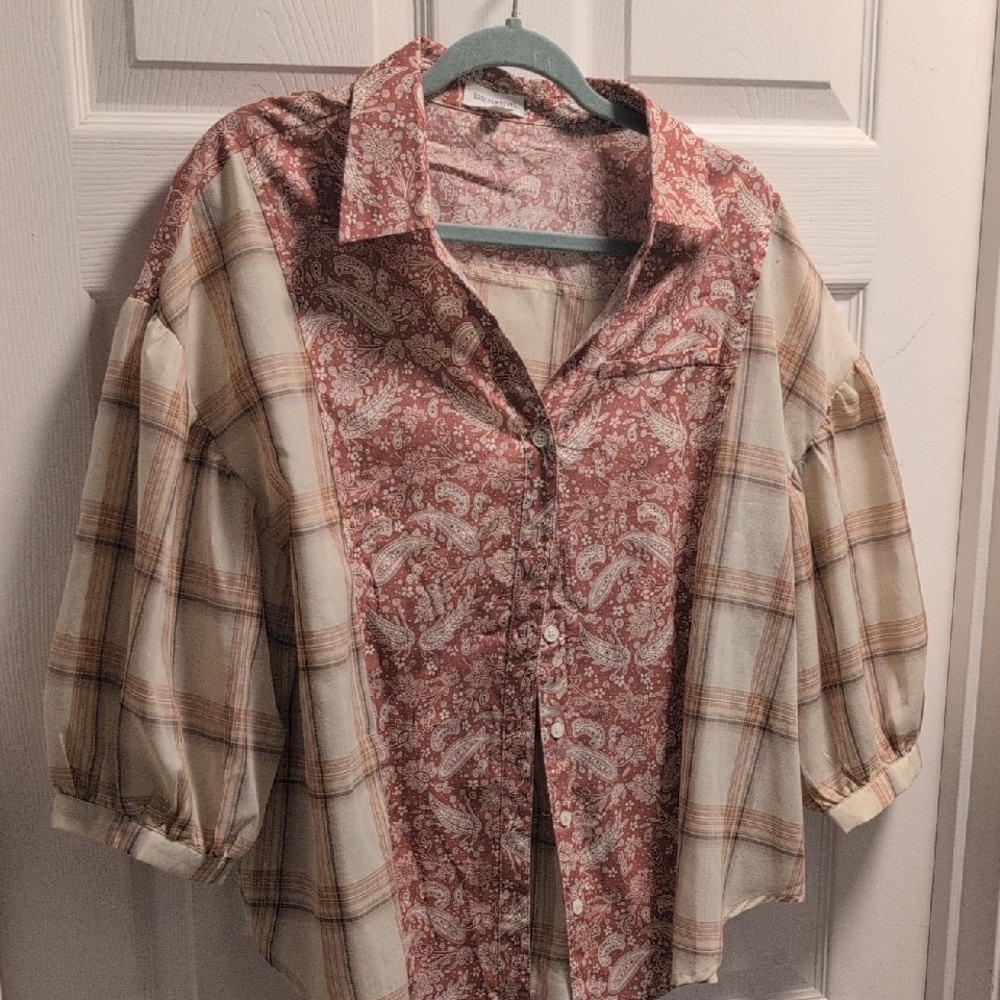 Dance & Marvel Red and Cream 3/4 Sleeve Button Down Shirt